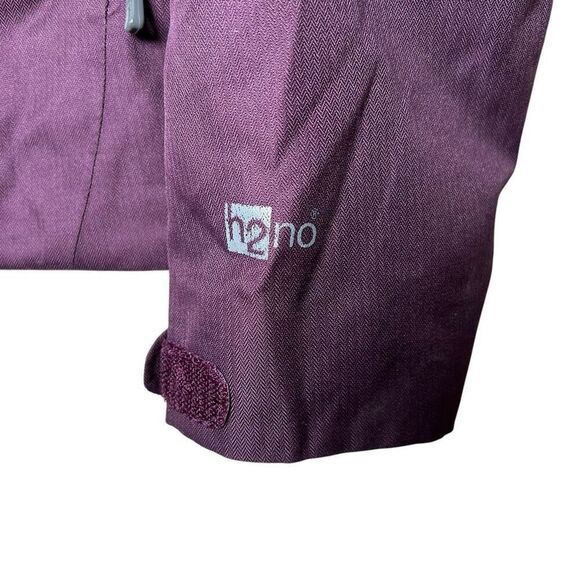 Patagonia Women's Purple Ski Jacket with Pink Highlights - Picture 5 of 13